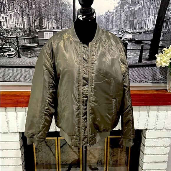 Forever 21 Men's Bomber Puffer Jacket Full Zip Medium Army Green - Picture 1 of 8